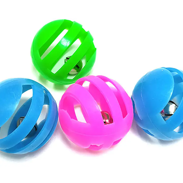 Погремушка мячик пластиковый - Master