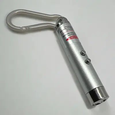 Лазерная указка с фонариком основное изображение